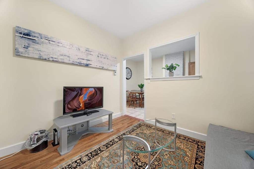 Newly Renovated 2Br1Ba Apt At The Boston City Luaran gambar