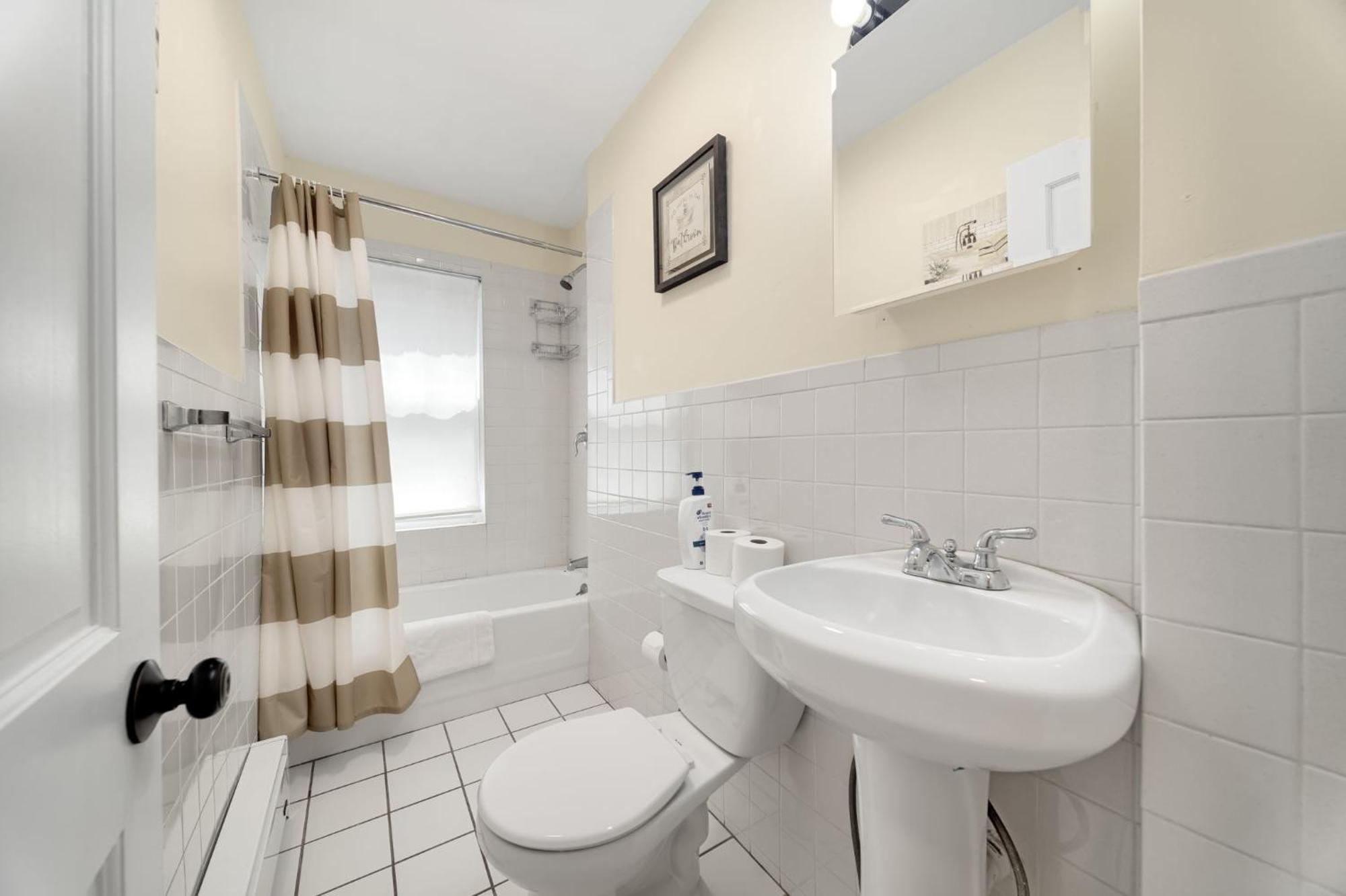 Newly Renovated 2Br1Ba Apt At The Boston City Luaran gambar